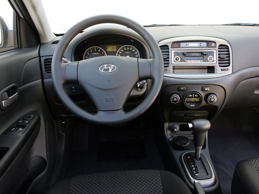  Hyundai Accent 3-Door 2006 года  (фото 36 из 54)